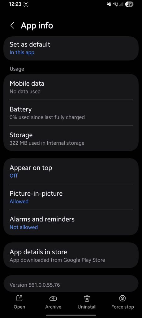 Android App info settings screen showing the storage section to clear cache for Messenger messages sent but not delivered to one person